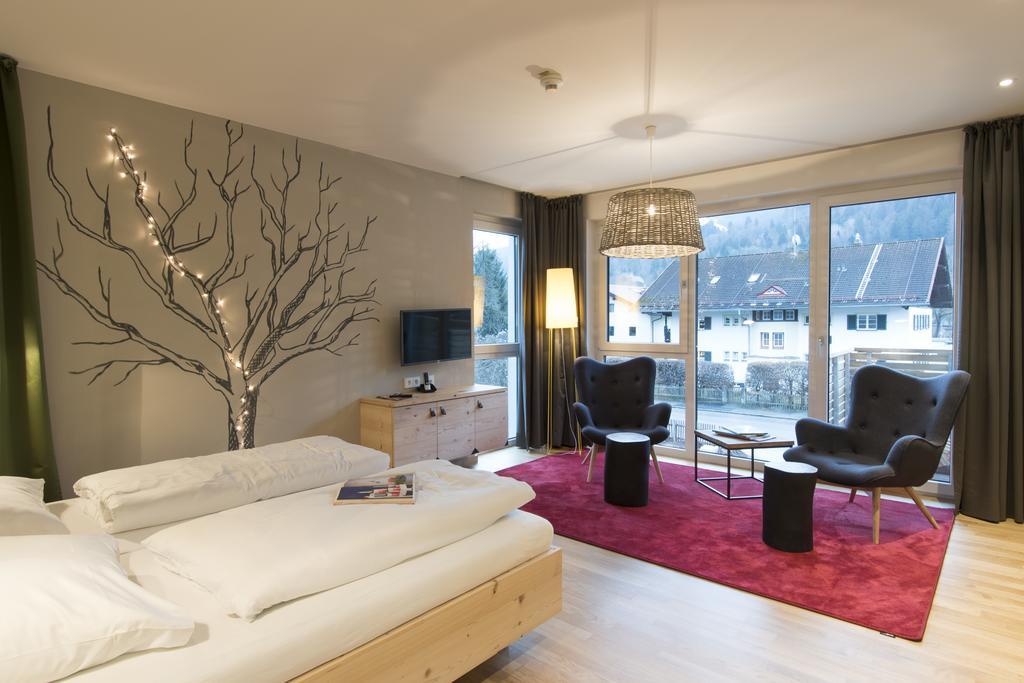 Leiners Familienhotel Garmisch-Partenkirchen Oda fotoğraf
